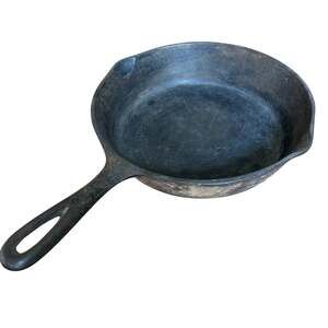 Vintage 8” Cast Iron Skillet Frying Pan #5 Heavy
